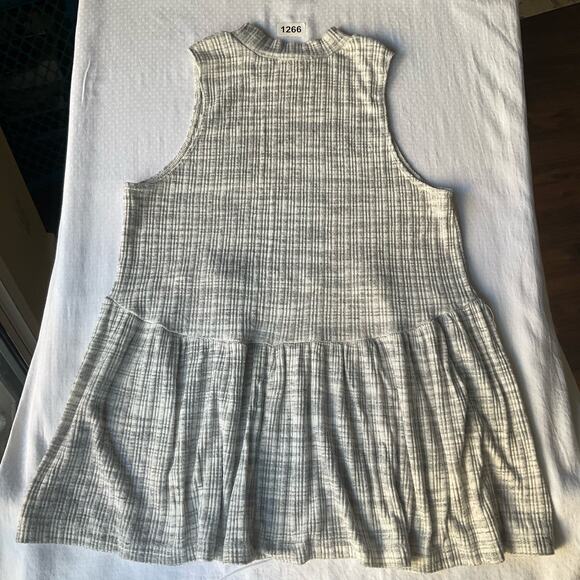 Maurices Women’s Sleeveless Stretchy Soft Blouse size M, Gray - Picture 7 of 7